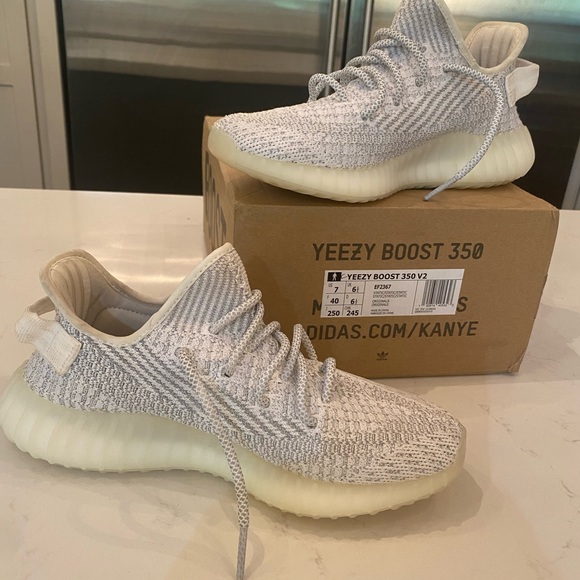 Yeezy Boost 350 V2 'Static Size